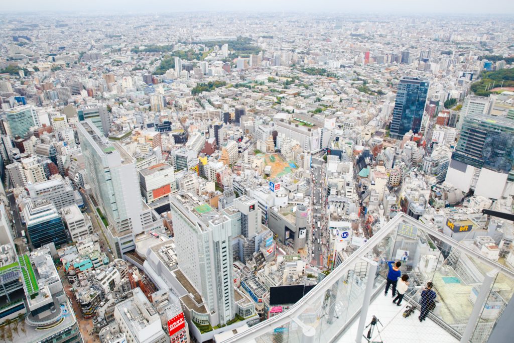 「渋谷でしかできない101のこと」第12版にて、話題スポットの渋谷スクランブルスクエアを紹介。日本最大級の屋上空間「渋谷スカイ」にも注目。